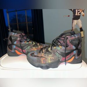 LeBron 13 ‘Akronite’